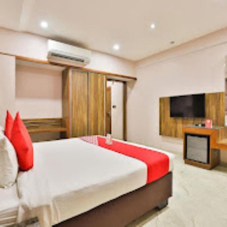 Hotel Radhe Ананд Экстерьер фото